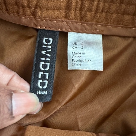 H&M Divided Short A-line skirt with a high waist and buttons at front Size 2 - Picture 4 of 8